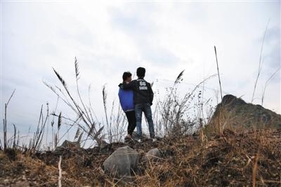 大山里早婚少年人生路：从留守儿童到打工父母