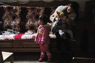 大山里早婚少年人生路：从留守儿童到打工父母