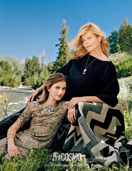 Langley Fox和母亲Mariel Hemingway