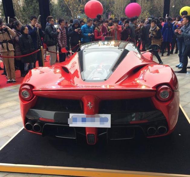 云南土豪拥上亿豪车 霸气侧漏直逼大洋彼岸