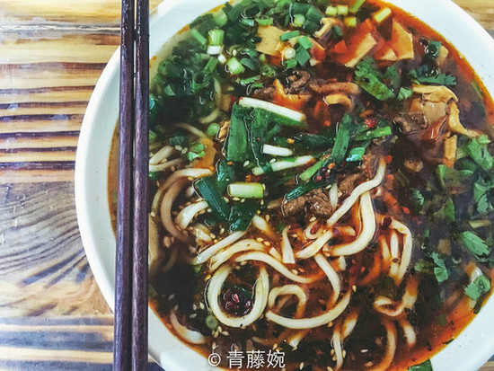 云南大理 扯不断情缘的巍山一根面