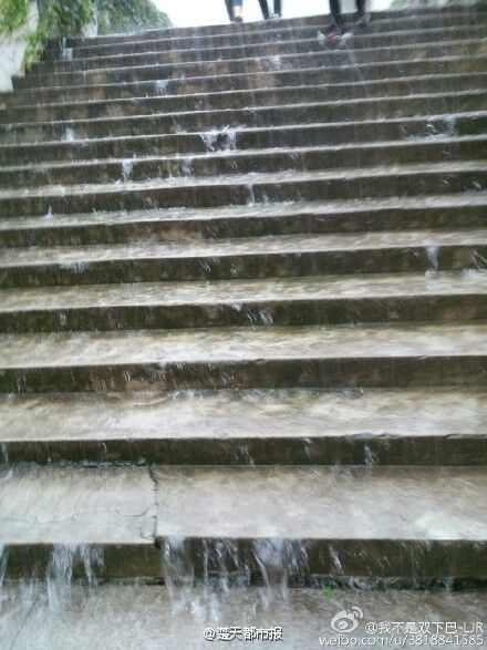 看海模式的武汉来了