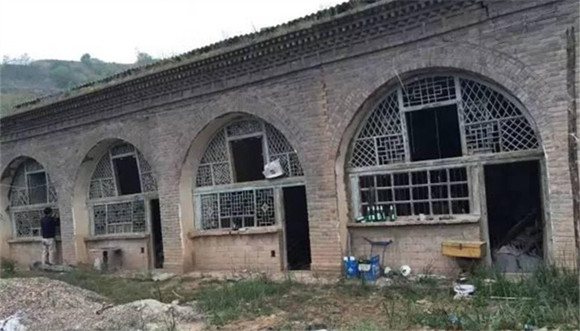 1465094948940997.jpg 146502993433723400_a580xH.jpg