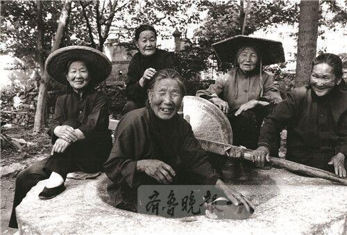 沂蒙六姐妹资料图 后排左一为伊淑英