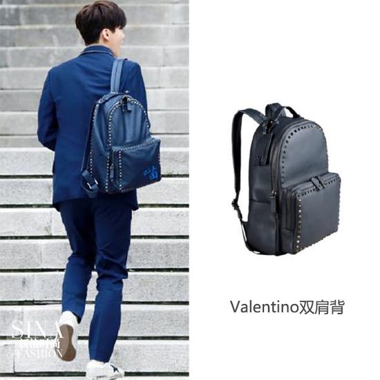 鹿晗背Valentino双肩背