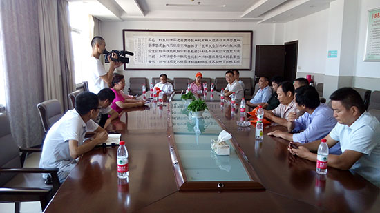 1470993627465837.jpg 查看残疾人无障碍设施座谈会.jpg