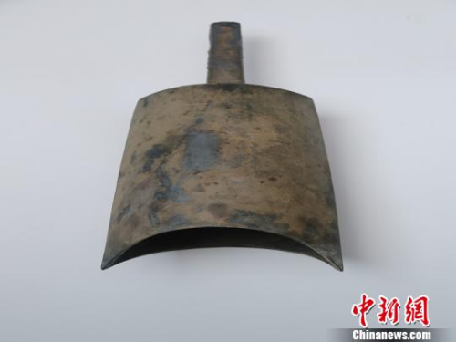 青铜句鑃。 周能兵提供 摄
