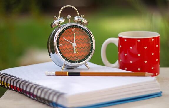 雅思写作从考官范文中提取素材 发现观点和论据