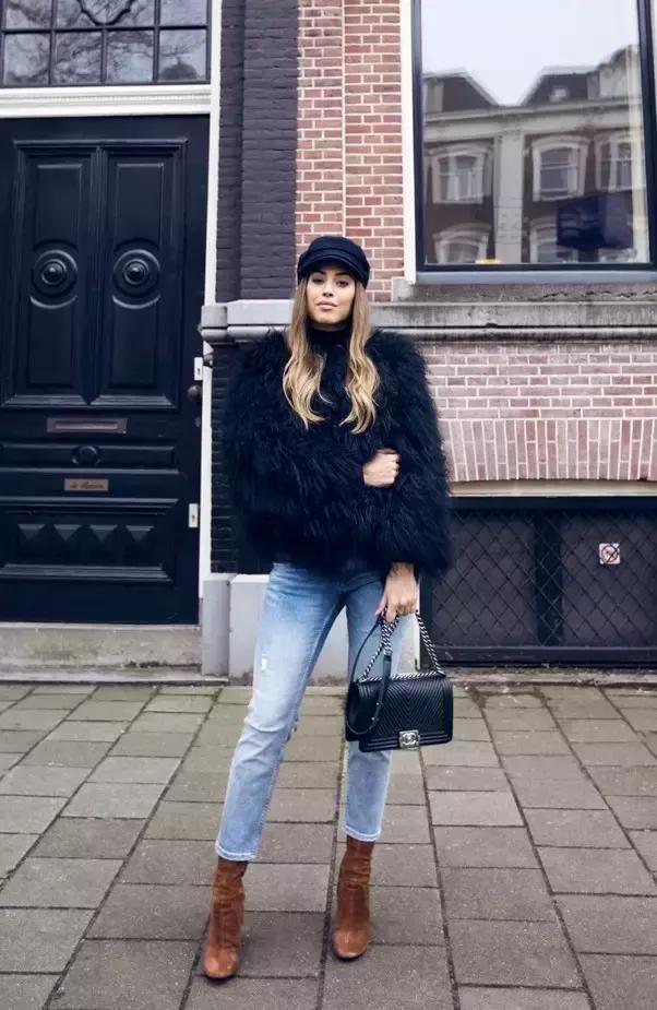 学会oversized外套+短靴的经典套路，让你美成一道街景