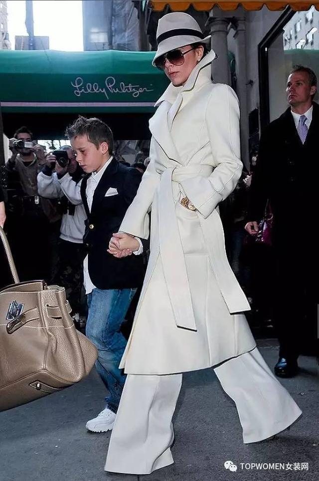 变身精致有品味女王，全白造型打造冬日女神范！