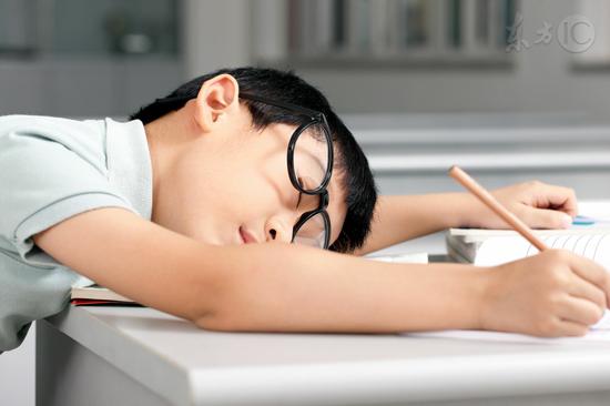 睡觉超9小时 老痴风险高