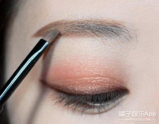 眉粉只用来画眉？其实它有6大妆容欺诈术