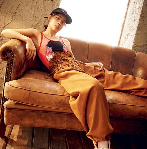 曝袁姗姗封面大片