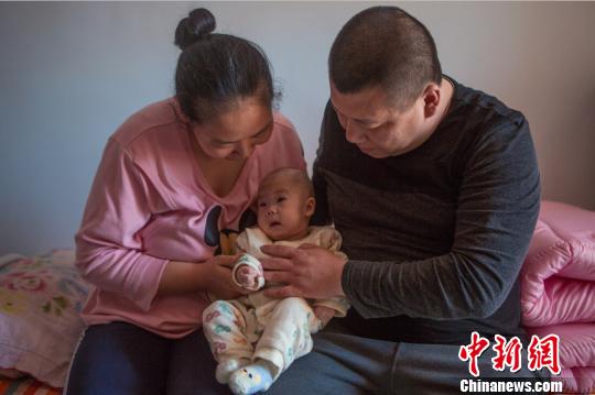 山西女婴患癌牵动人心医护爱心筹款救助