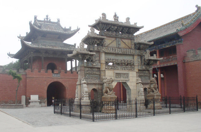 50家媒体联盟代表走进山西关公庙