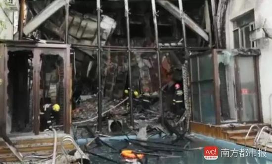  北龙汤泉酒店火灾现场（来源：央视截图）