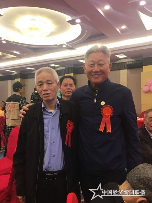 杨剑昌（左）和广东省政协原副主席李统书在一起.jpg