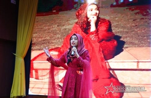 参赛国际学生展示语言才能和中华才艺 (4).jpg