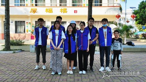 海南师范大学乡村振兴支教团队合影.jpg
