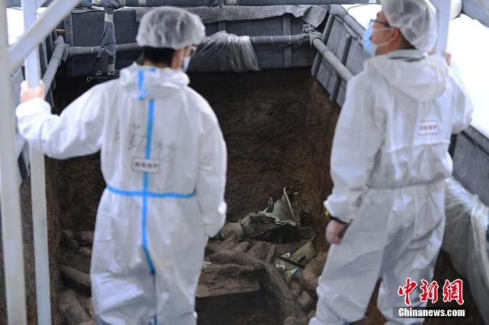 考古工作者在发掘现场工作。 安源 摄 考古工作者在发掘现场工作。 安源 摄