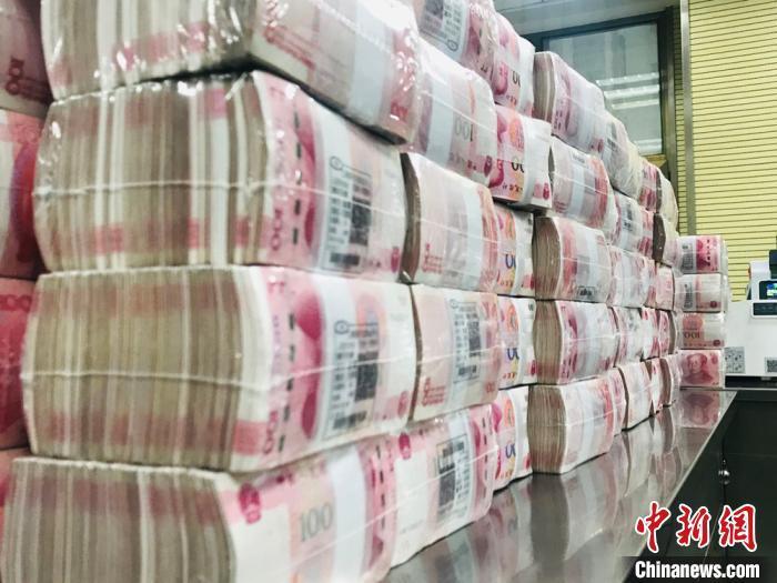 人民币资料图。艾庆龙 摄
