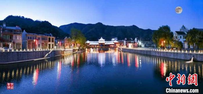 大堰镇一景。董满永 摄 大堰镇一景。董满永 摄