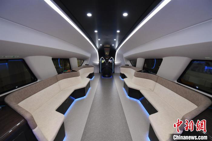 列车驾驶室。姜超 摄