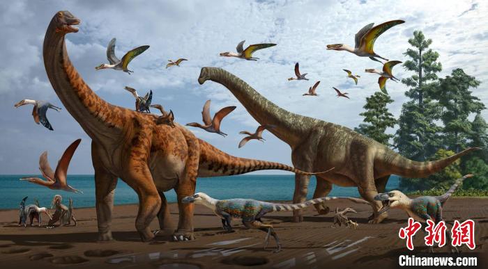 中国丝路巨龙(左)与新疆哈密巨龙(右)及哈密翼龙动物群生态复原图(创作/赵闯，科学指导/汪筱林)。中科院古脊椎所 供图