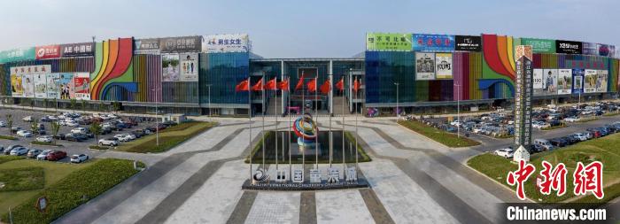 中国童装城 张栋 摄