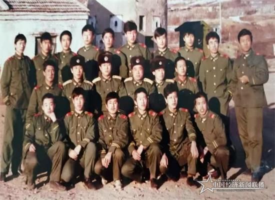 图8 老松岭隧道守卫部队的战士_看图王.jpg