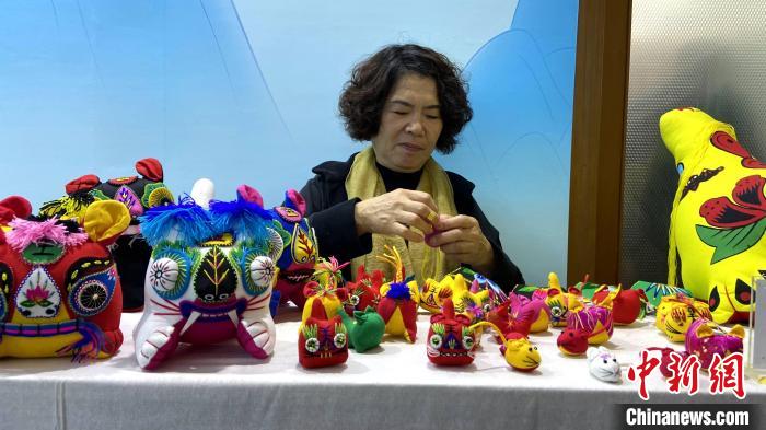 山东省人民政府11日召开“全面小康奋进山东”主题系列新闻发布会滨州专场。孙婷婷 摄 山东省人民政府11日召开“全面小康奋进山东”主题系列新闻发布会滨州专场。孙婷婷 摄