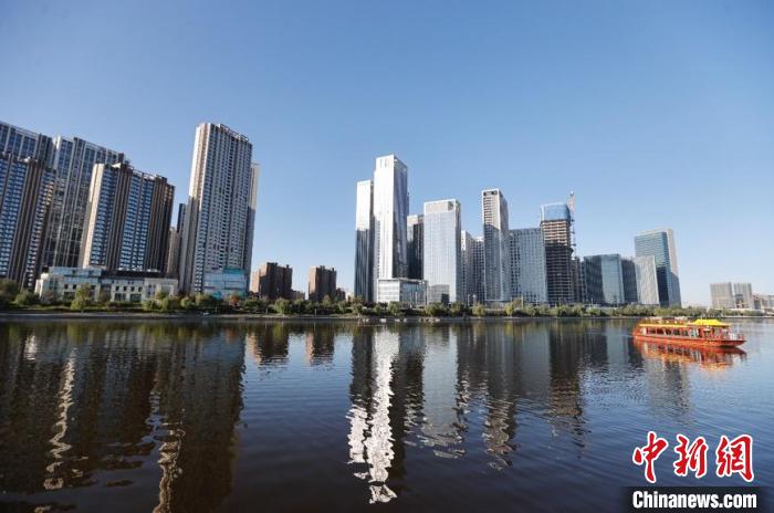 大运河北京段40公里实现全线旅游通航。a target='_blank' href='http://www.chinanews.com/'中新社/a记者 盛佳鹏 摄 大运河北京段40公里实现全线旅游通航。a target='_blank' href='http://www.chinanews.com/'中新社/a记者 盛佳鹏 摄