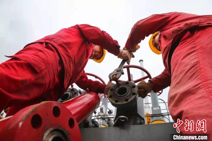 中江气田江莎240HF新井投产。袁鹏 摄 中江气田江莎240HF新井投产。袁鹏 摄