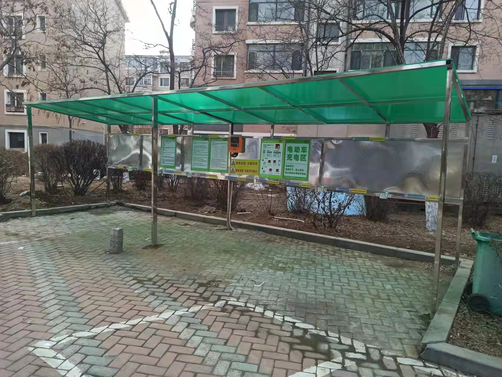 小区充电站.jpg
