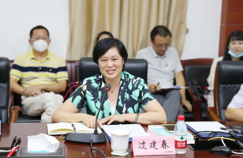 海南师范大学校长过建春发表讲话.jpg