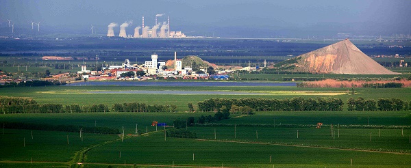 藏满乌金的大地   孙树发.jpg