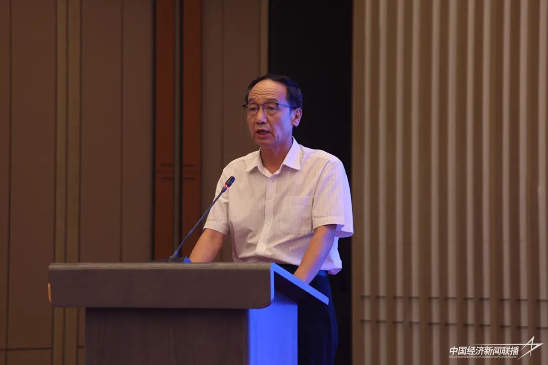 王进军.jpg 王进军.jpg