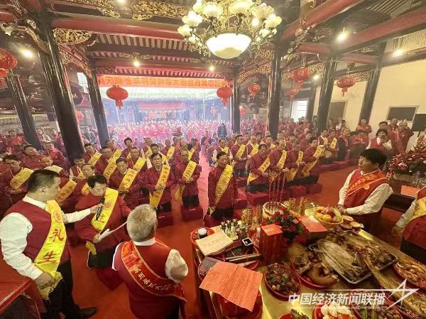 20231205 台港澳吴氏宗亲团体来泉1.jpg?v=1701920619