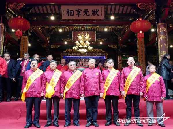 20231205 台港澳吴氏宗亲团体来泉2.jpg?v=1701920619