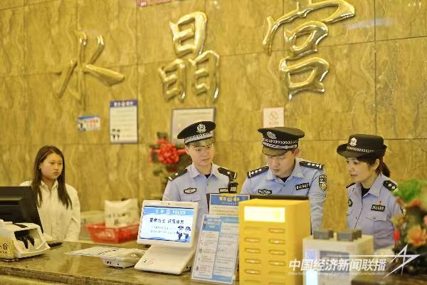 20231207  宁德警营师徒传帮带5.jpg?v=1701919197