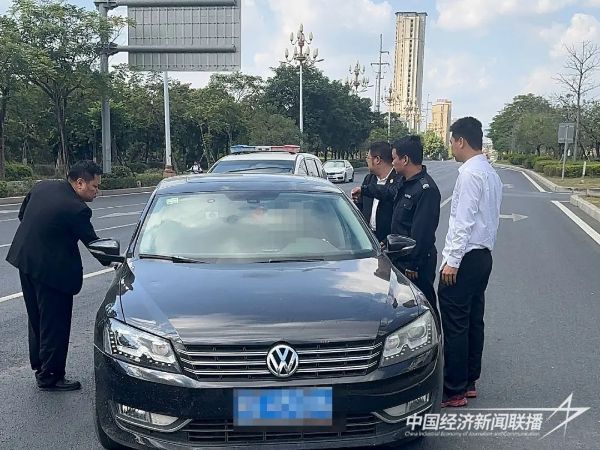 20231211 法院交警执行联动 逃窜“老赖”2.jpeg