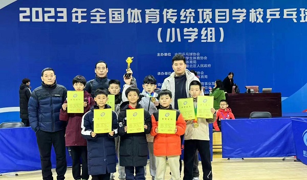 获奖合影 (2).jpg