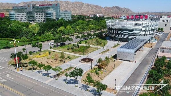 阿拉善高新区新能源生态科技馆2.jpg?v=1703085647