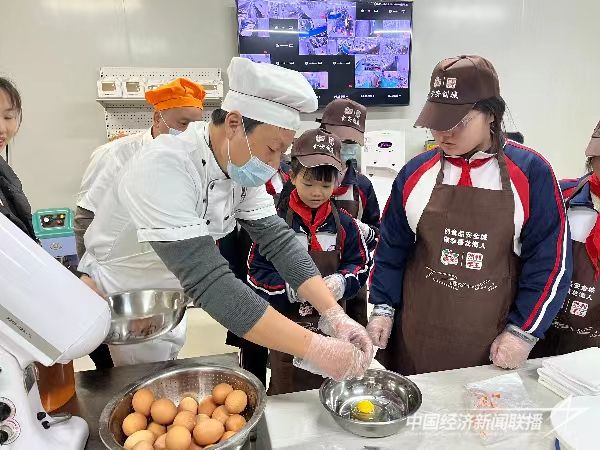 20231225 龙海积极开展食品安全宣传月3 .jpg?v=1703481737