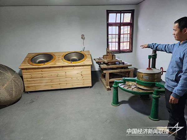 20240102 福建老字号邓大沿5.jpg?v=1704185822