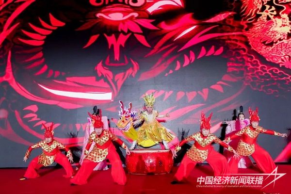 文艺晚会.jpg?v=1704718177