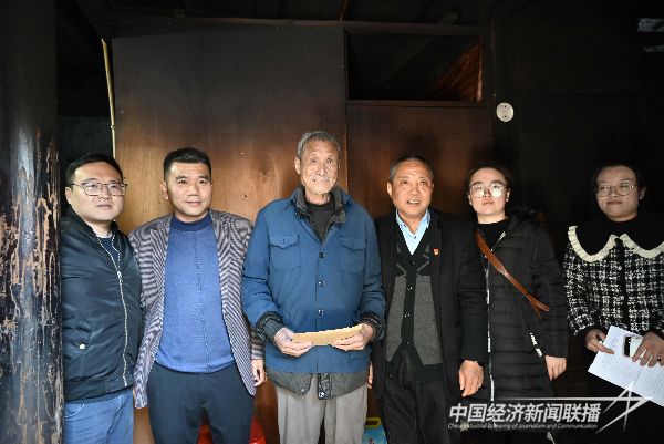 20240111  宁德时代慰问部分困难残疾（重病）退役军人及部分困难“三属”3.jpeg