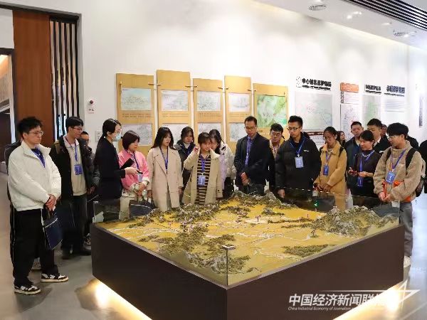 20240131  漳州市举办天津大学返乡学生社会实践活动3.jpg?v=1706668688