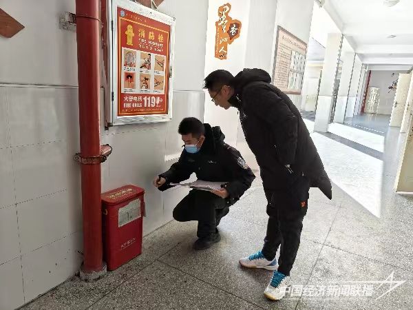 20240205  犀溪派出所全力筑牢假前校园安全堡垒5.jpg?v=1707106727