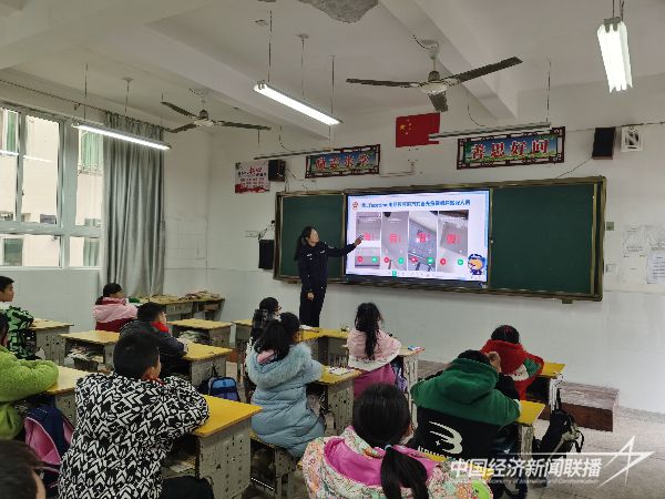 20240227  犀溪派出所民反诈宣传进校园3.jpeg